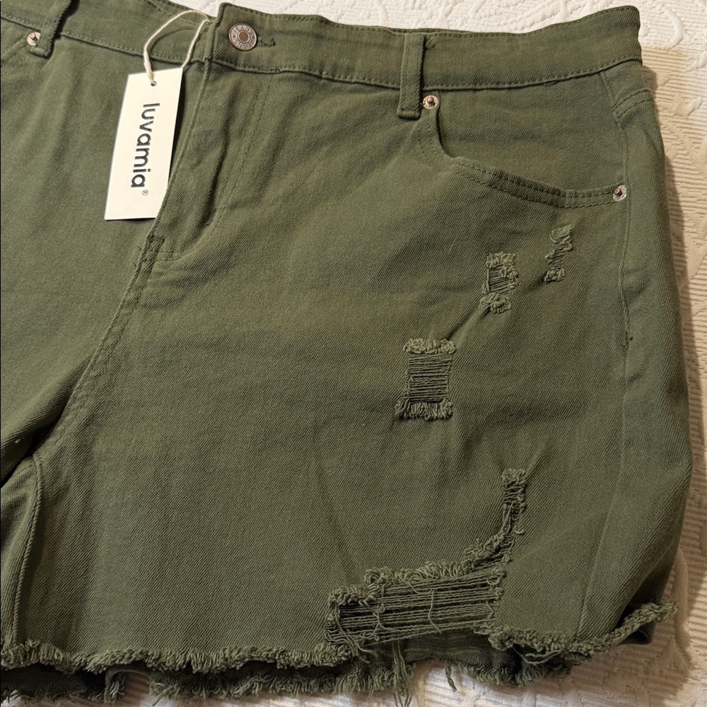 Luvamia Women's Olive Green Distressed Shorts XXL NWT - Picture 2 of 10